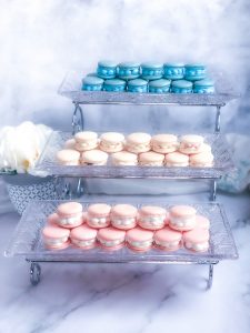 Mini round macarons