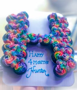 Letter H cupcake cake